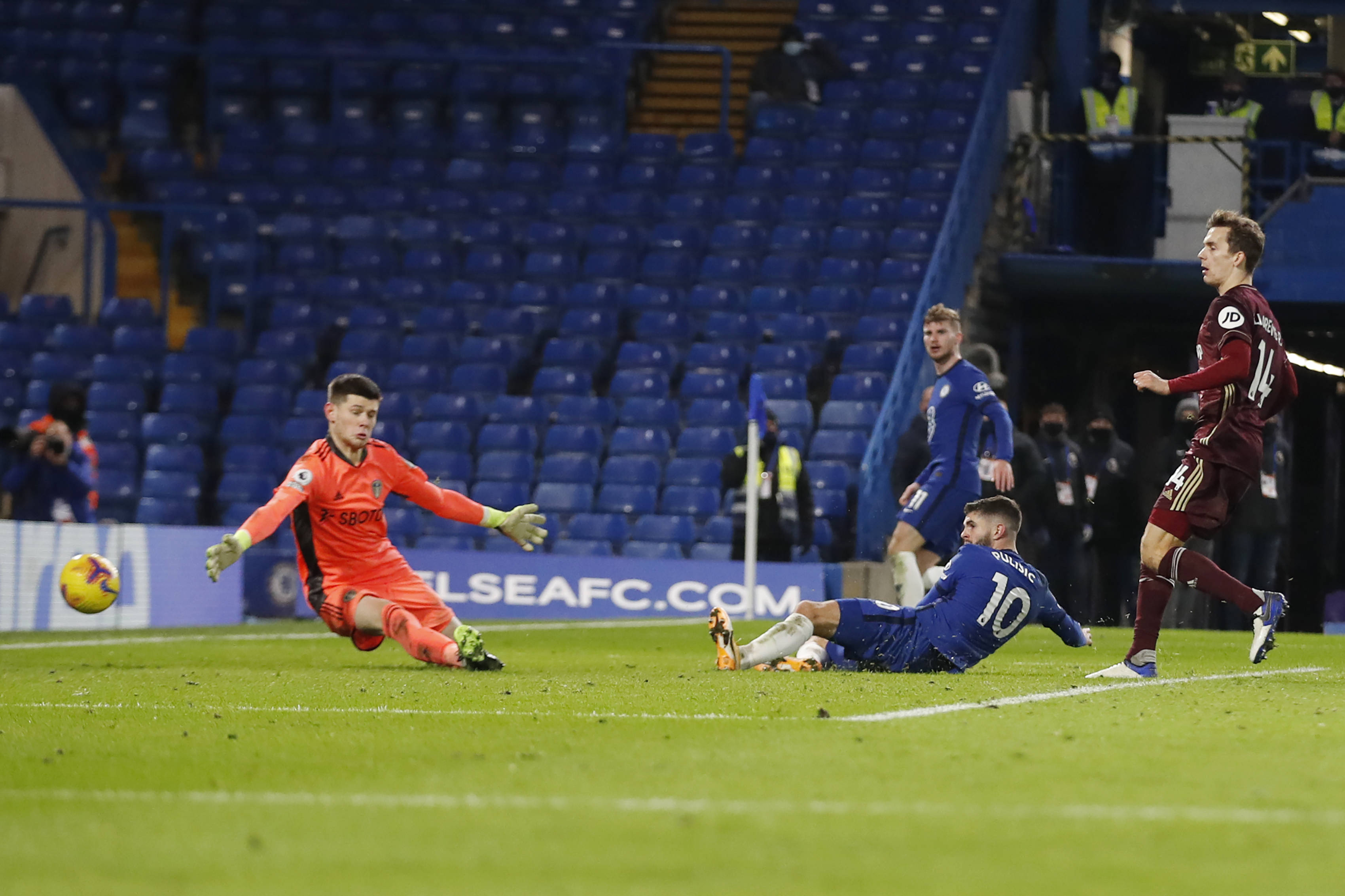 现代足球发 现代足球发